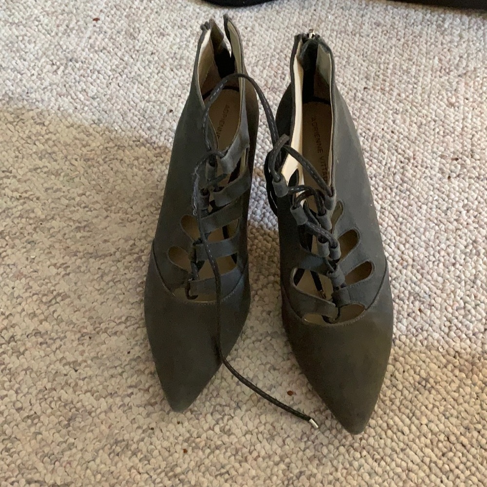 Adrienne vittadini lace up booties size 8.5